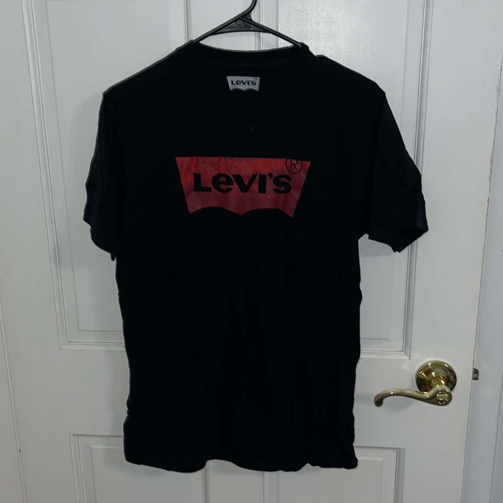 Levi’s tshirt
